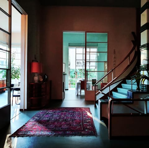 Lobby or reception, On site, Sunrise