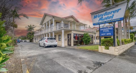 Property building, Facade/entrance, Lobby or reception