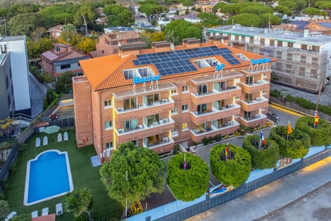 Property building, Swimming pool