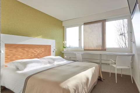 Day, Photo of the whole room