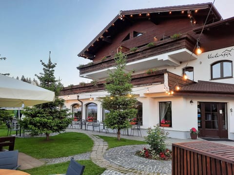 Property building, Patio, Garden