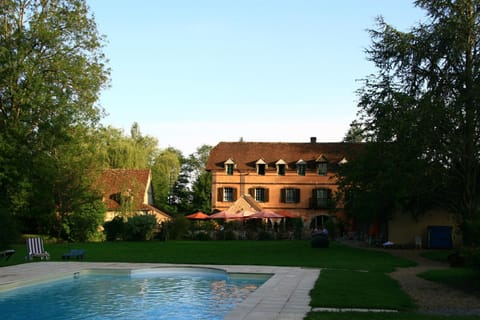 Facade/entrance, Swimming pool, Swimming pool
