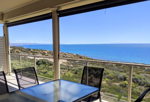 Natural landscape, BBQ facilities, Balcony/Terrace, Beach, Sea view