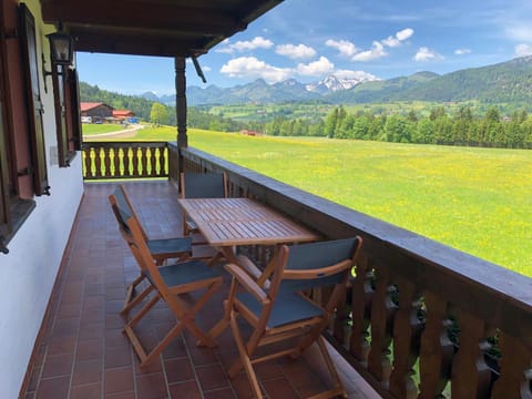 Balcony/Terrace, Mountain view