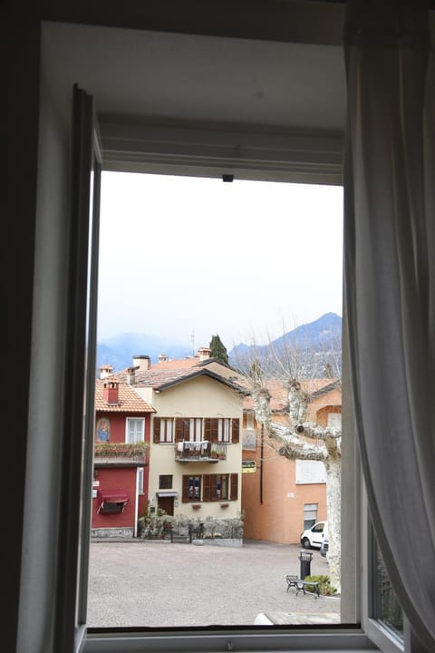 City view, Street view