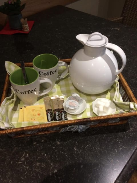 Coffee/tea facilities, Breakfast