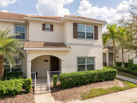 Stunning 5 Bd Home w/ Pool Close to Disney 4822 House in Kissimmee