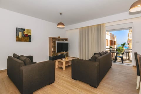 City view, Quiet street view