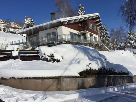 Property building, Facade/entrance, Winter