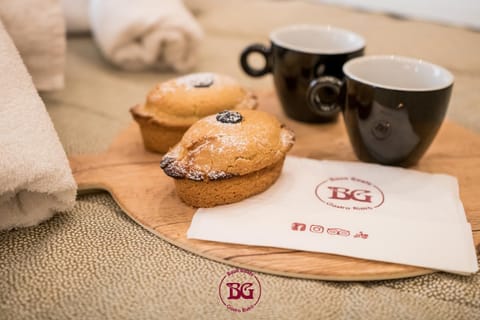 Restaurant/places to eat, Food and drinks, Breakfast