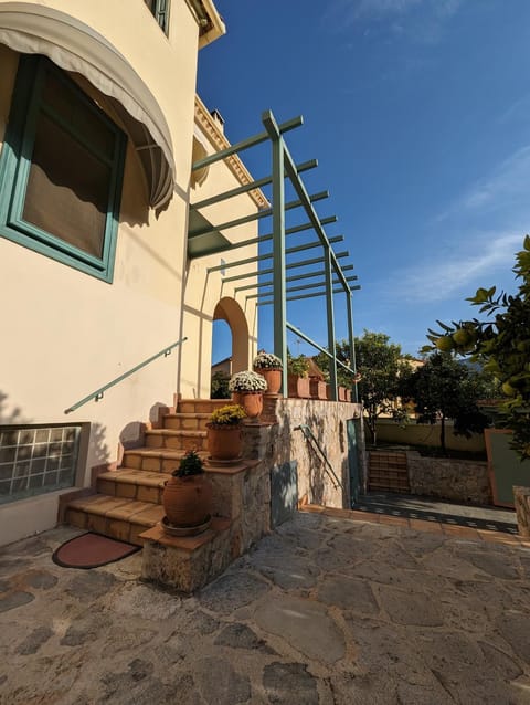 The Valkyries 1 Apartment in Leonidio