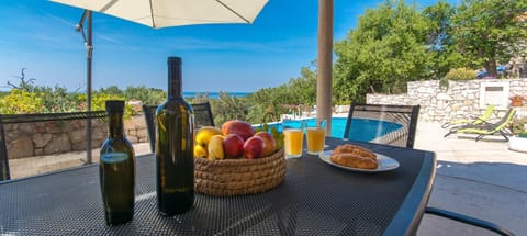 View (from property/room), Sea view, Swimming pool