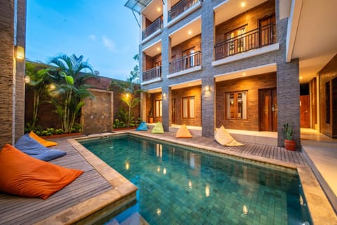 Pool view, Swimming pool, Internal: Not applicable to any particular room