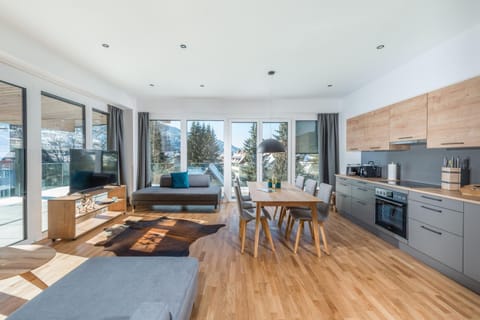 Living room, Dining area