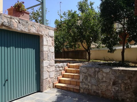 Facade/entrance, Garden