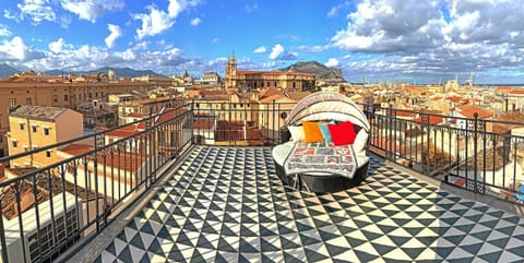 Balcony/Terrace, City view