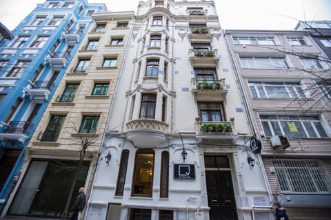 Property building, Facade/entrance