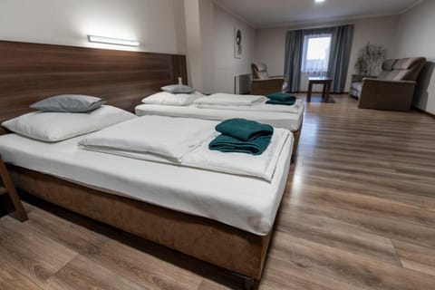 Bed, Photo of the whole room, Seating area, Bedroom, towels
