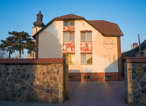 Facade/entrance, Sunrise