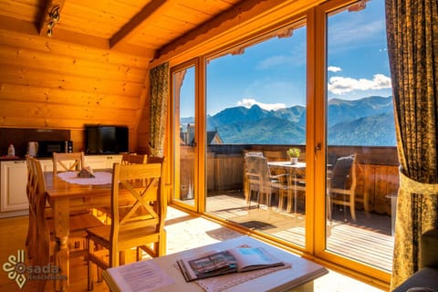 Communal lounge/ TV room, Natural landscape, Balcony/Terrace, Balcony/Terrace, Living room, Seating area