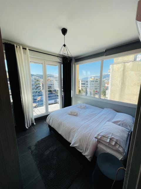 Bed, Bedroom, City view