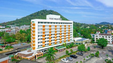 Property building, Day, Bird's eye view, City view, Mountain view, Location, Parking