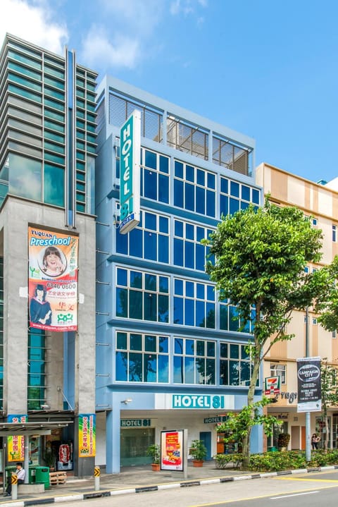 Property building, Facade/entrance