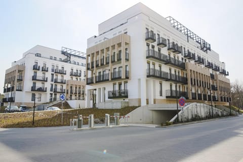 Property building, Neighbourhood