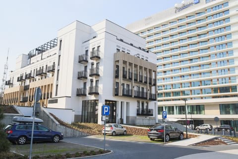 Property building, Neighbourhood