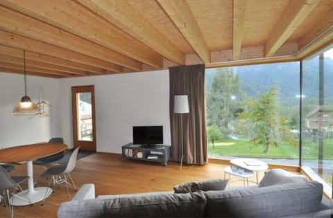 Living room, Mountain view