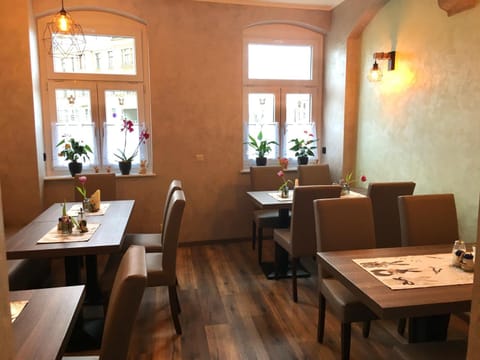 Restaurant/places to eat, Breakfast