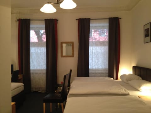 Day, Photo of the whole room