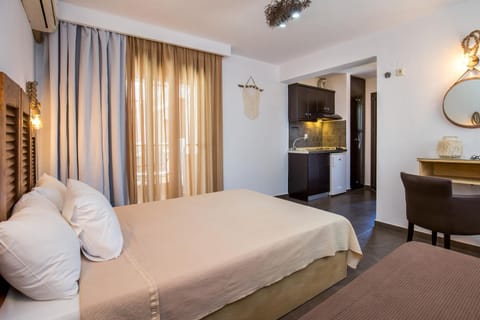 Kitchen or kitchenette, Photo of the whole room, Decorative detail, Bedroom