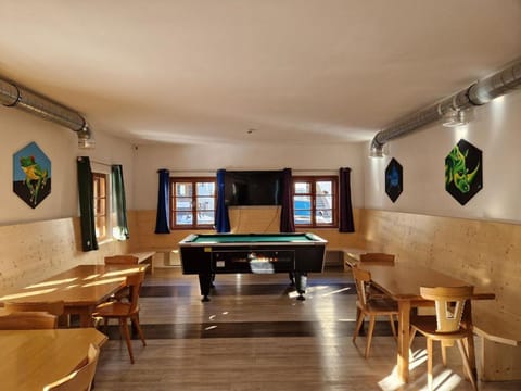 Communal lounge/ TV room, Billiard, TV and multimedia