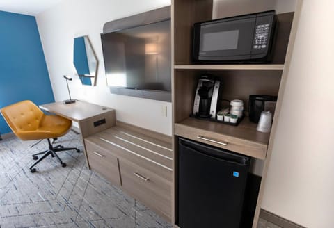 TV and multimedia, Coffee/tea facilities, oven