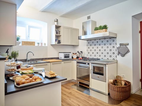 Kitchen or kitchenette, On site