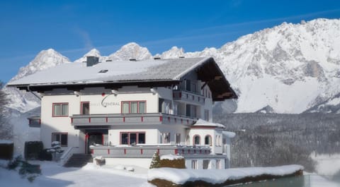 Facade/entrance, Winter