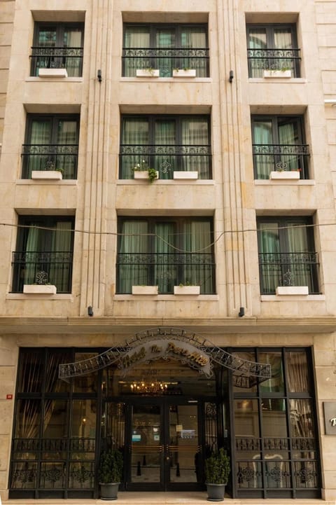 Property building, Facade/entrance, Other, On site, Location