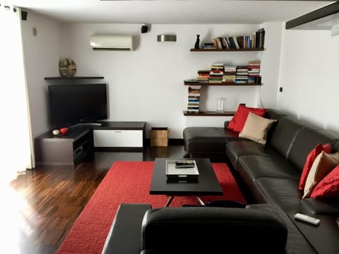 Photo of the whole room
