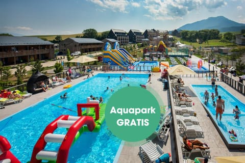 Day, Natural landscape, Aqua park, Mountain view, Pool view, Swimming pool, group of guests