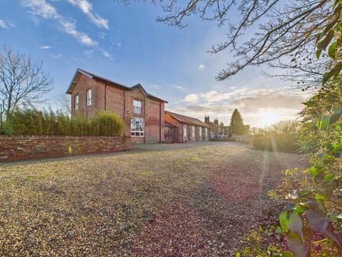 The Old Granary Country-retreat Villa in England