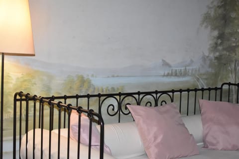 Bed, Decorative detail