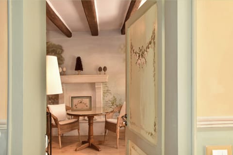 Communal lounge/ TV room, Living room, Decorative detail, Seating area, Dining area