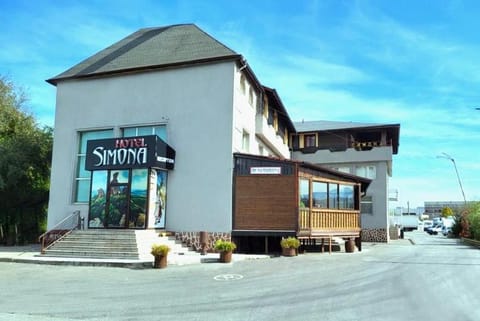 Property building, Children play ground, Food, Street view, Parking, hair dryier, vending machine