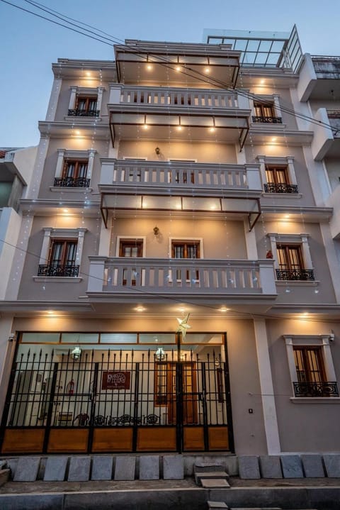 Property building, Facade/entrance