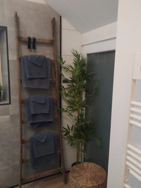 L'île d'Amélie House in Wallonia, Belgium