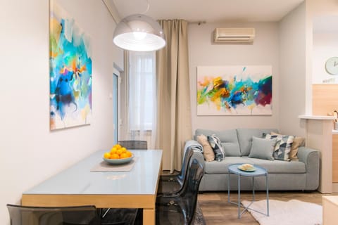 Living room, Dining area