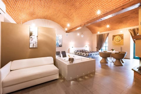 Hot Tub, Bedroom