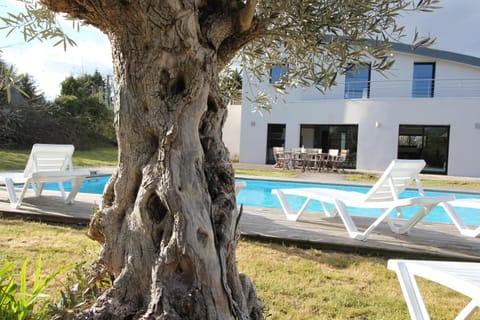 Property building, Garden, Pool view, Swimming pool