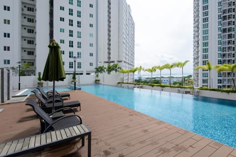 Swimming pool, Swimming pool